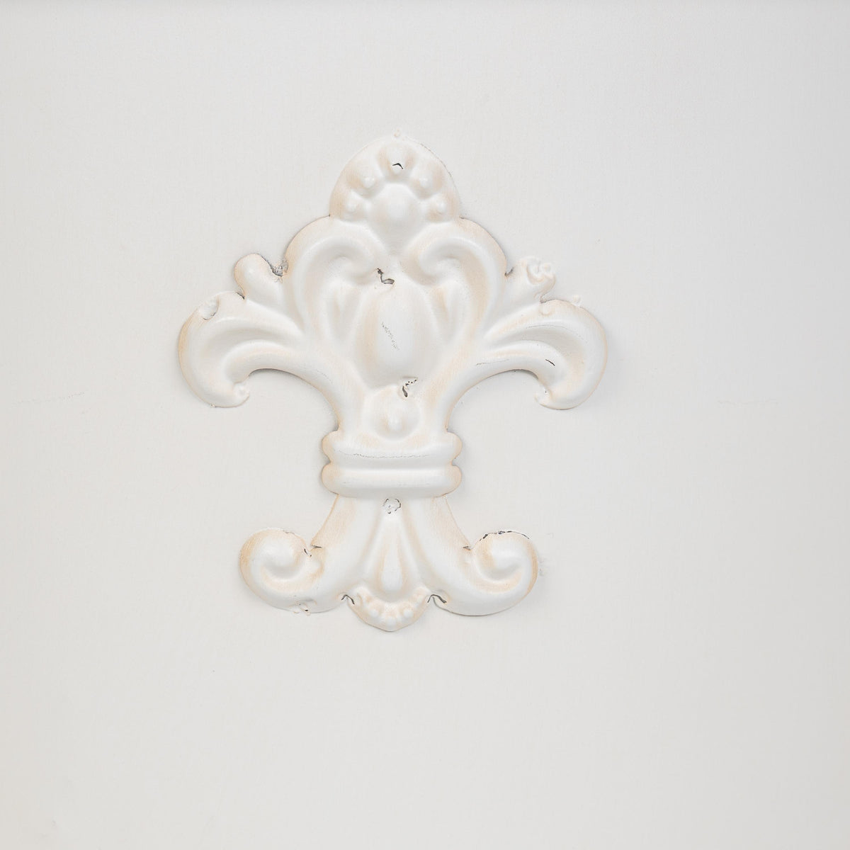 Fleur-de-Lis Planter Obelisk, Large, Antiqued White