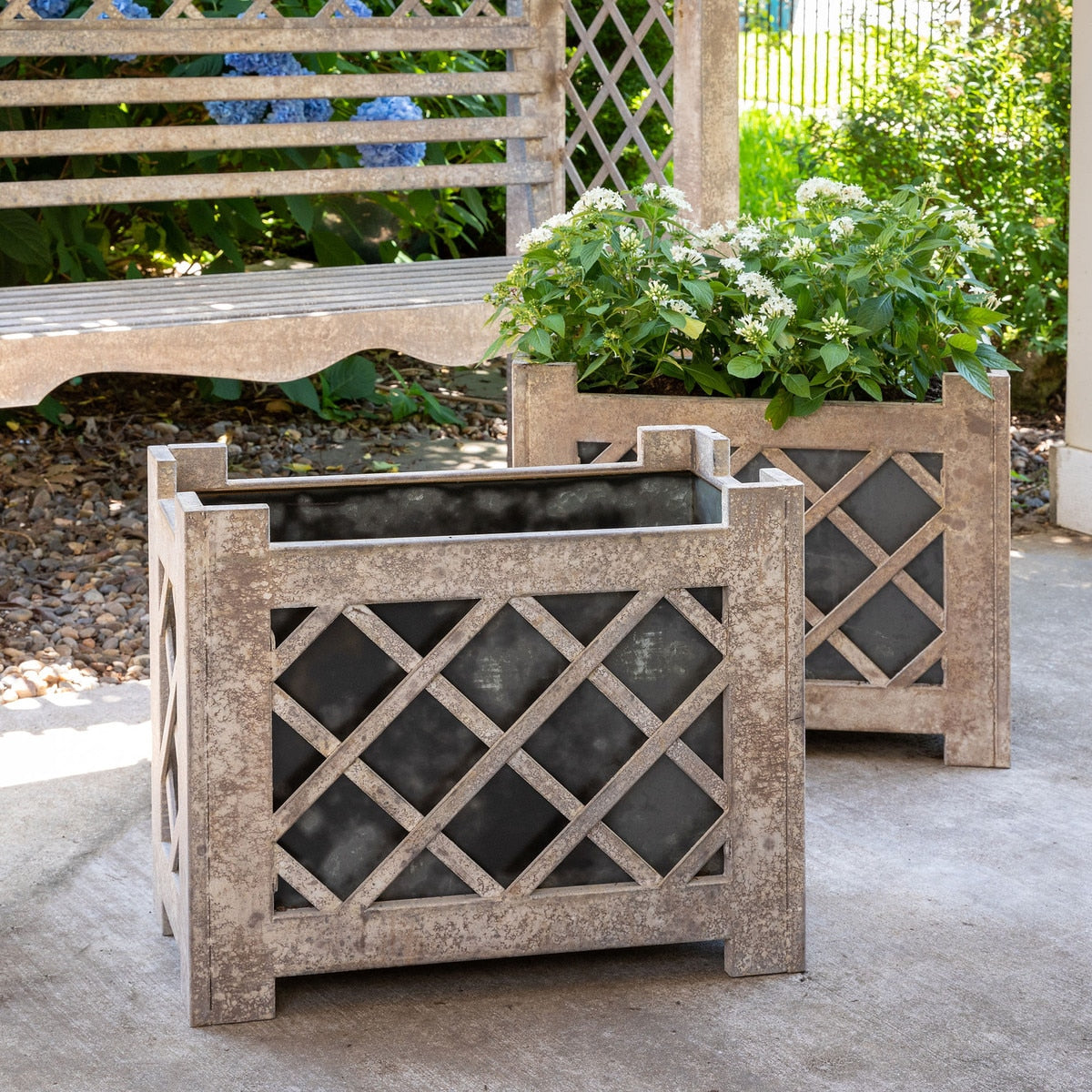 Park Hill Lattice Iron Garden Planter - Thumbnail 4