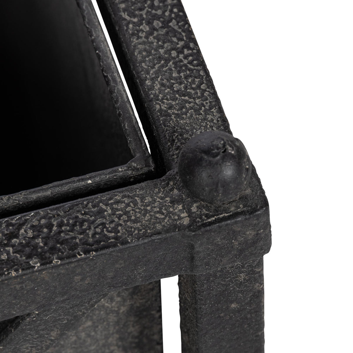 Small Metal Estate Planter, Noir