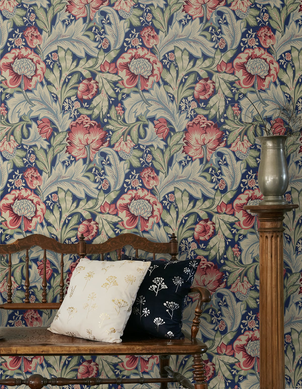 Acanthus Garden Vintage Unpasted Wallpaper