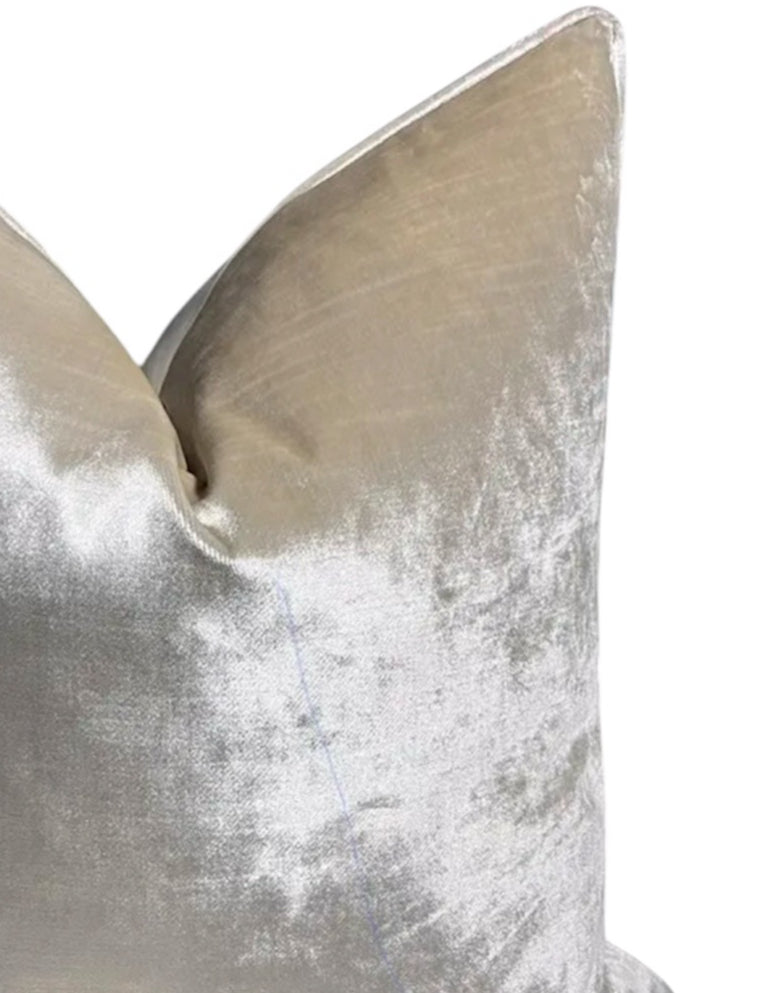 VELVET DUNE THROW PILLOW