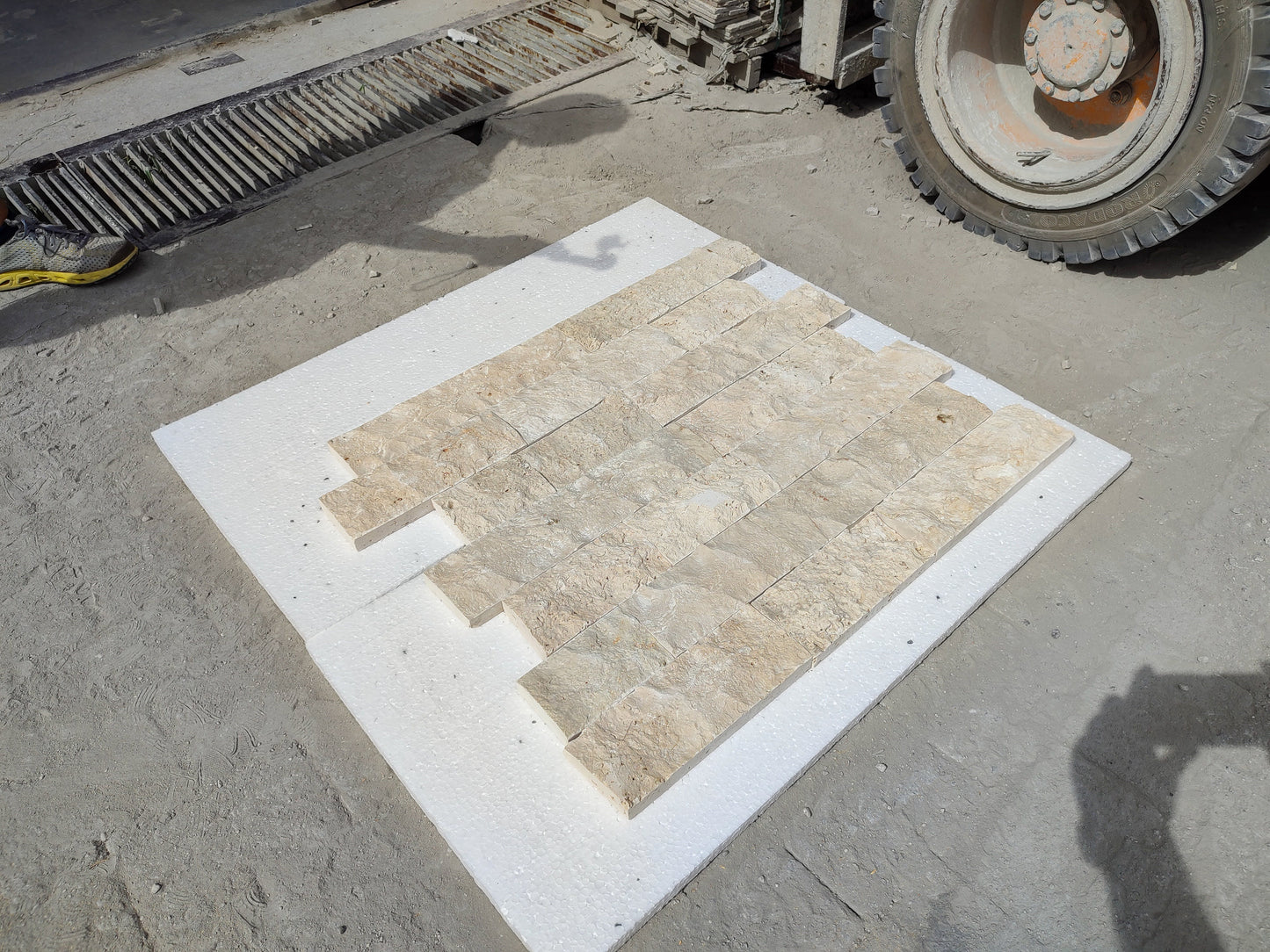 Ivory Light 4"xFree Length Split-face Natural Travertine Wall Tile - Livfloors Collection