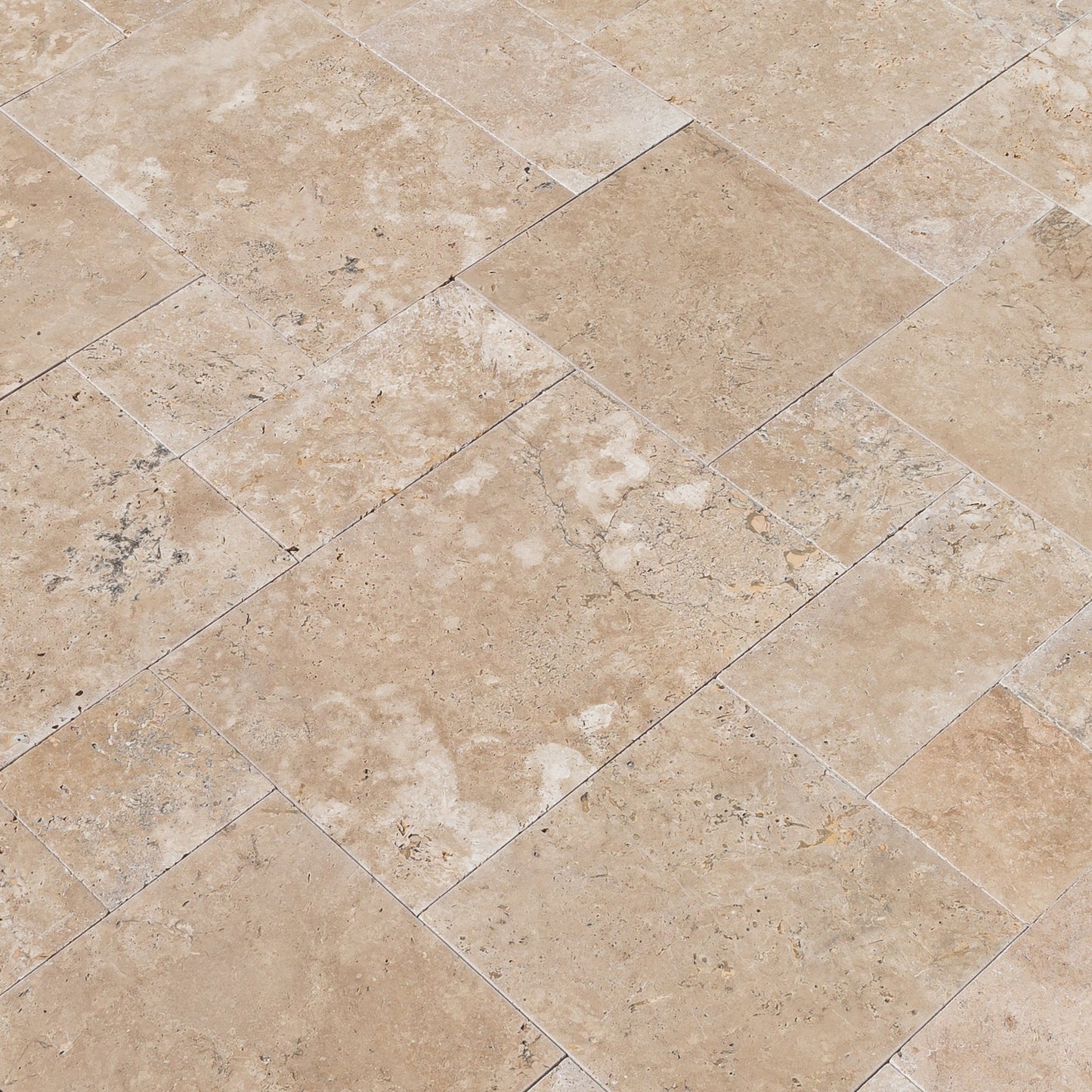 Aspendos Beige Travertine Pattern Tumbled Pavers - Full Truckload