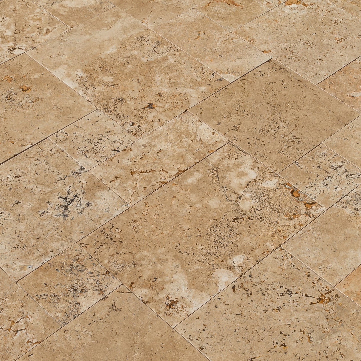 Aspendos Beige Travertine Pattern Tumbled Pavers - Full Truckload