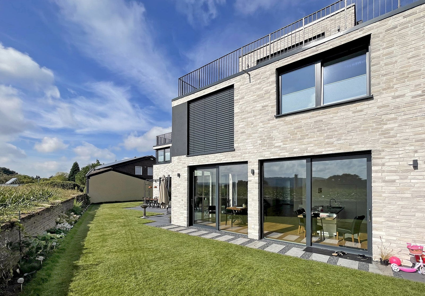 Loft Dove Manufactured Stone Handmade Brick Veneer - Livfloors Collection