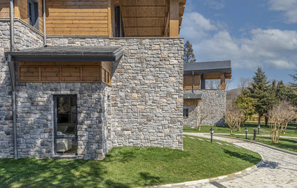 Ashlar Pattern Masso Ash Manufactured Stone Handmade Veneer - Livfloors Collection