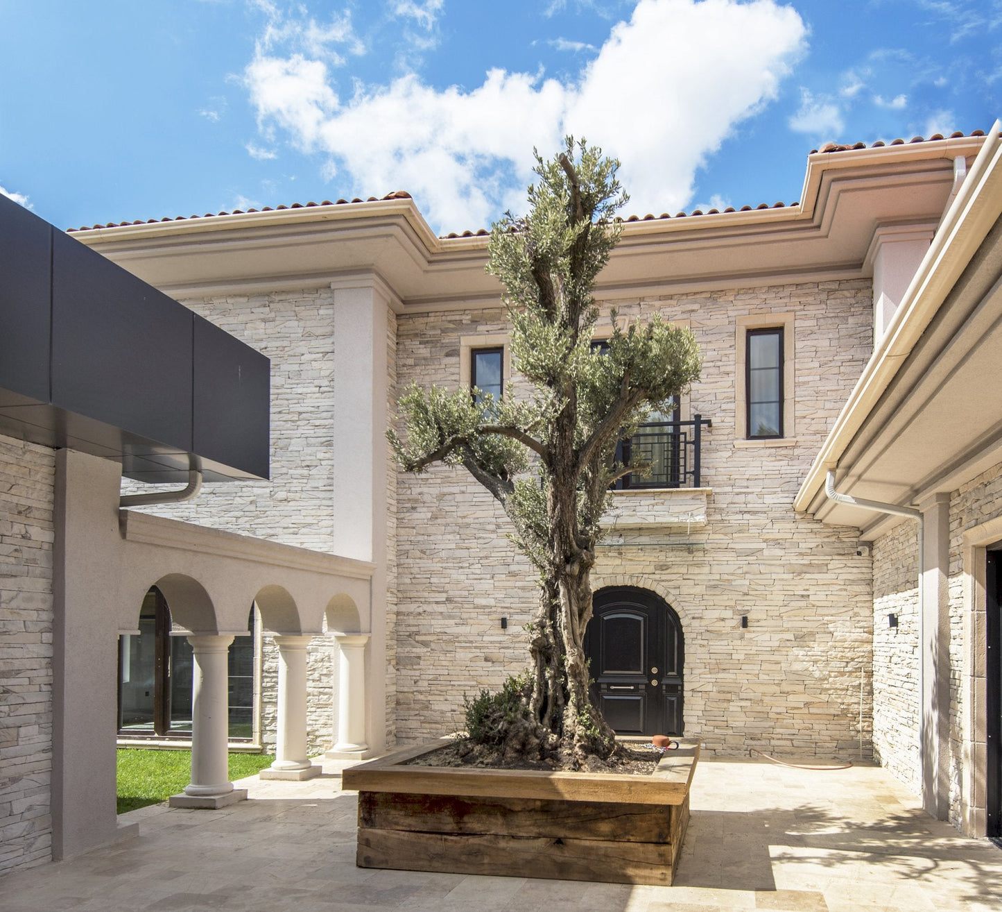 Inka Pearl White Slate Look Manufactured Stone Handmade Veneer - Livfloors Collection