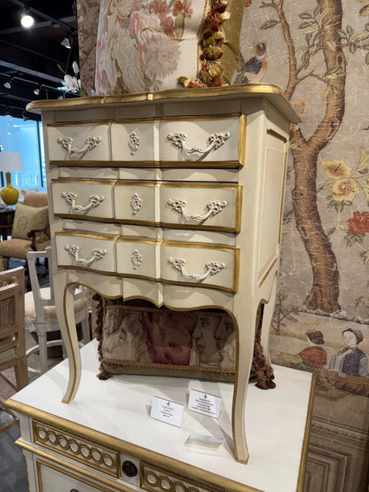 Roosevelt 3 Drawer Dresser/Nightstand in Creme
