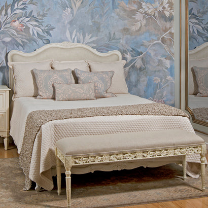 Alyson Upholstered Queen Bed